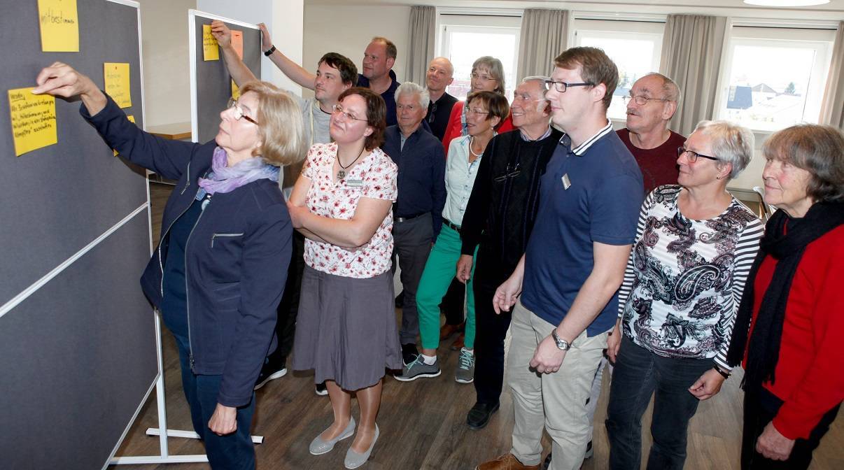 Die Bewohnervertretungen von Unterallgäuer Pflegeeinrichtungen kamen im Landratsamt Unterallgäu zu einer Schulung und zum Austausch zusammen. Foto: Sylvia Rustler/Landratsamt Unterallgäu