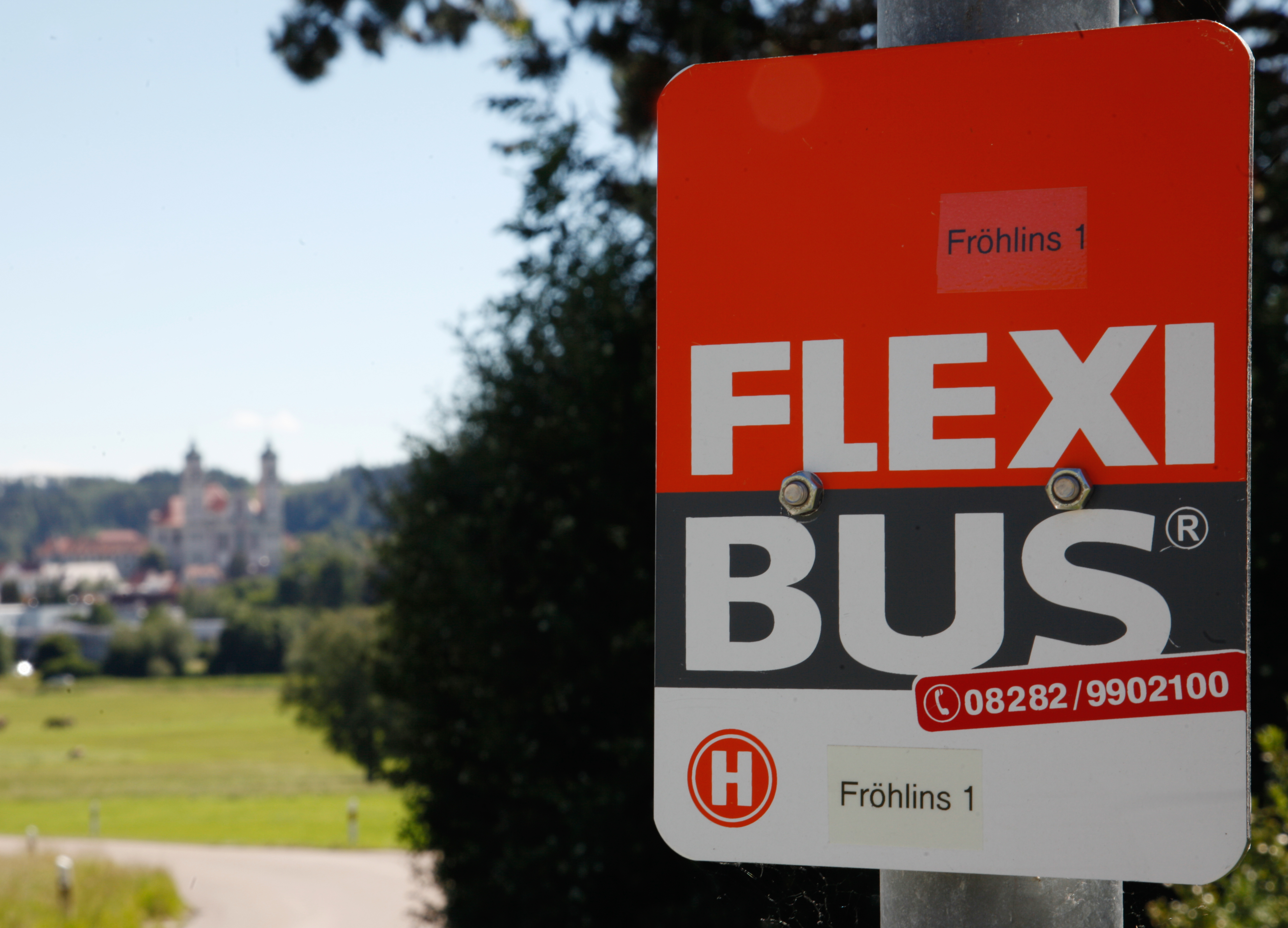 Zum Bild: Der Flexibus fährt inzwischen in 32 Unterallgäuer Gemeinden. Foto: Stefanie Vögele/Landratsamt Unterallgäu