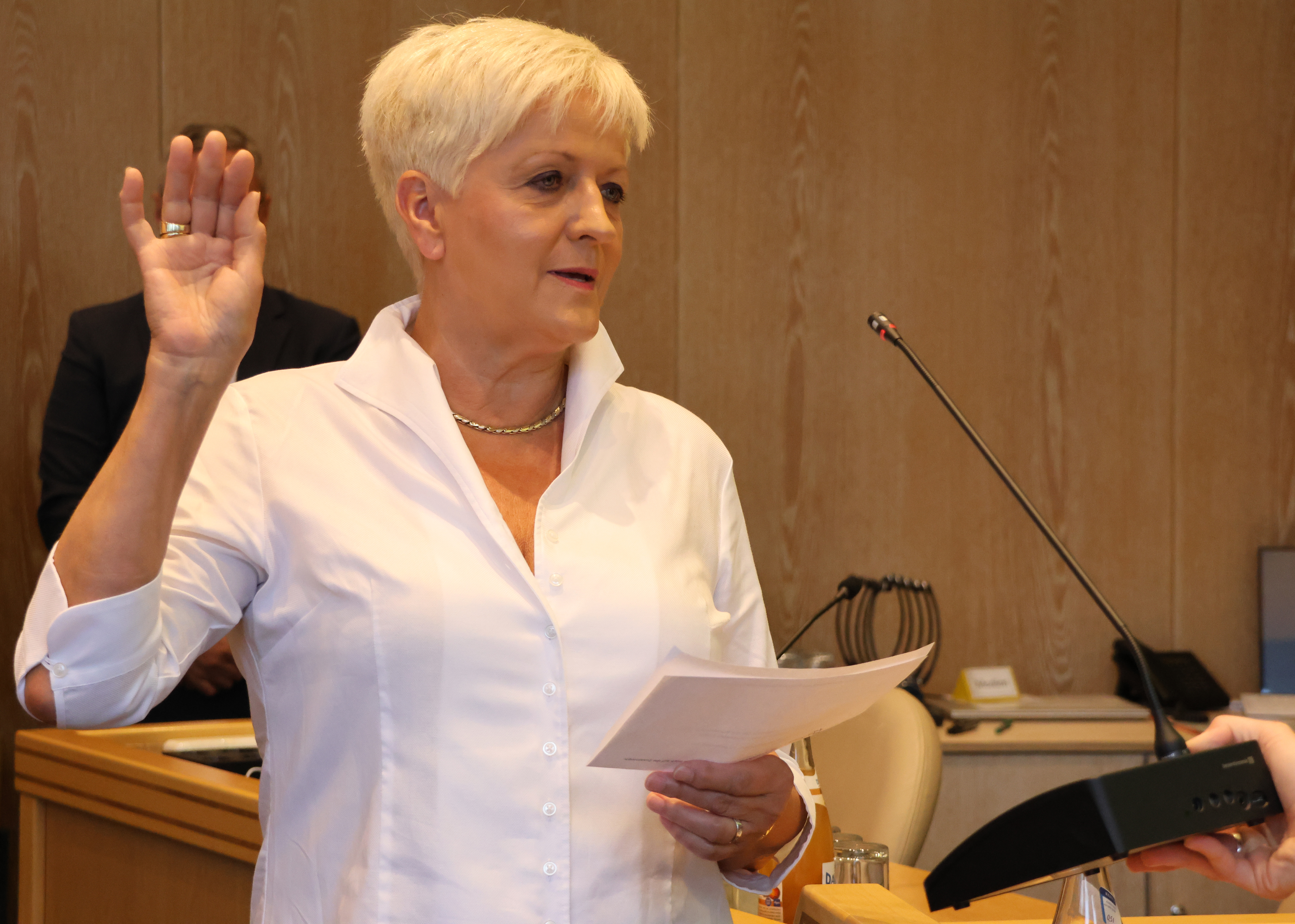 Ilse Dorn ist als Kreisrätin vereidigt worden.
Foto: Sylvia Rustler/Landratsamt Unterallgäu 