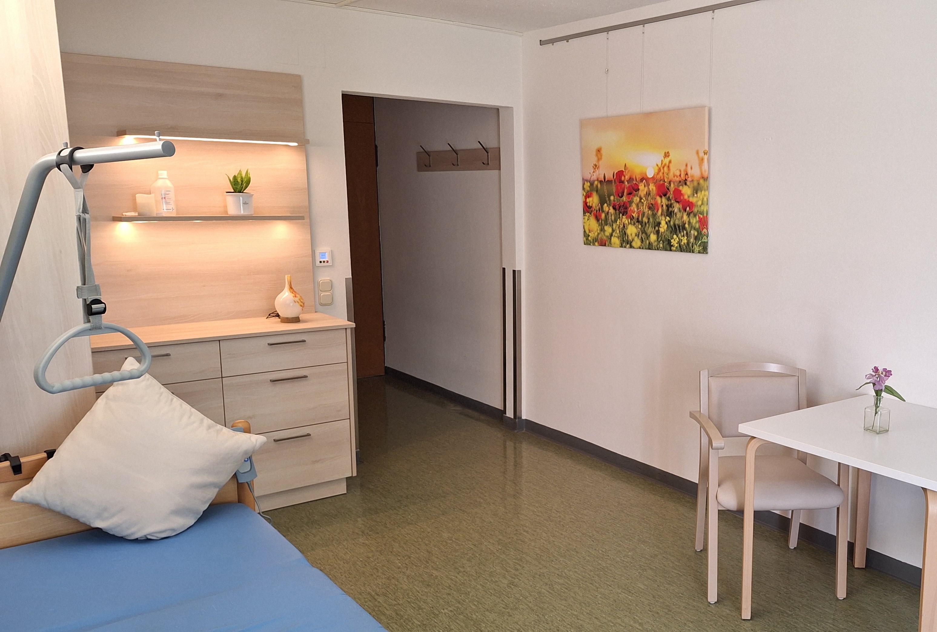 Im Kreis-Seniorenwohnheim Türkheim gibt es ein Hospizzimmer für schwerkranke Menschen. 
Foto: Julia Speth/Kreis-Seniorenwohnheim Türkheim
