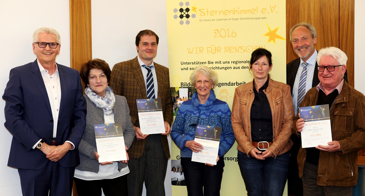 Ulrich Geiger, Verein Sternenhimmel, Marianne Welser, Christophorus-Kreis, Armin Schröter, Aktion Lebensmittelhilfe VG Babenhausen, Ilse Westphal und Jana König, Bad Wörishofer Tafel, Landrat Hans-Joachim Weirather, Peter Horn, Mindelheimer Tafel.