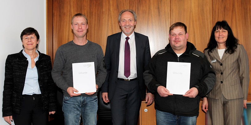 Von links: Abteilungsleiterin Doris Back, Wildschadensschätzer André Schlögel, Landrat Hans-Joachim Weirather, Wildschadensschätzer Jürgen Lutzenberger und Sonja Stäger von der Unteren Jagdbehörde am Landratsamt Unterallgäu. Foto: Eva Büchele