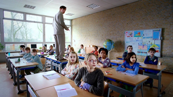 Wie ein Wirbelsturm fegt der Lehrer Mr. Twister durchs Klassenzimmer − und im Februar und März auch durch das Unterallgäuer Kinderkino. Foto: BJF