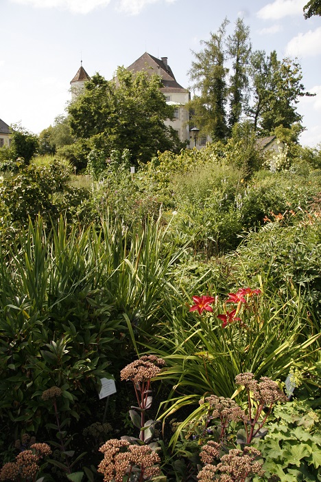 Zum Bild: Auch der Kreislehrgarten in Bad Grönenbach ist eine Station der Glückswege. Archivfoto: Stefanie Vögele/Landratsamt Unterallgäu