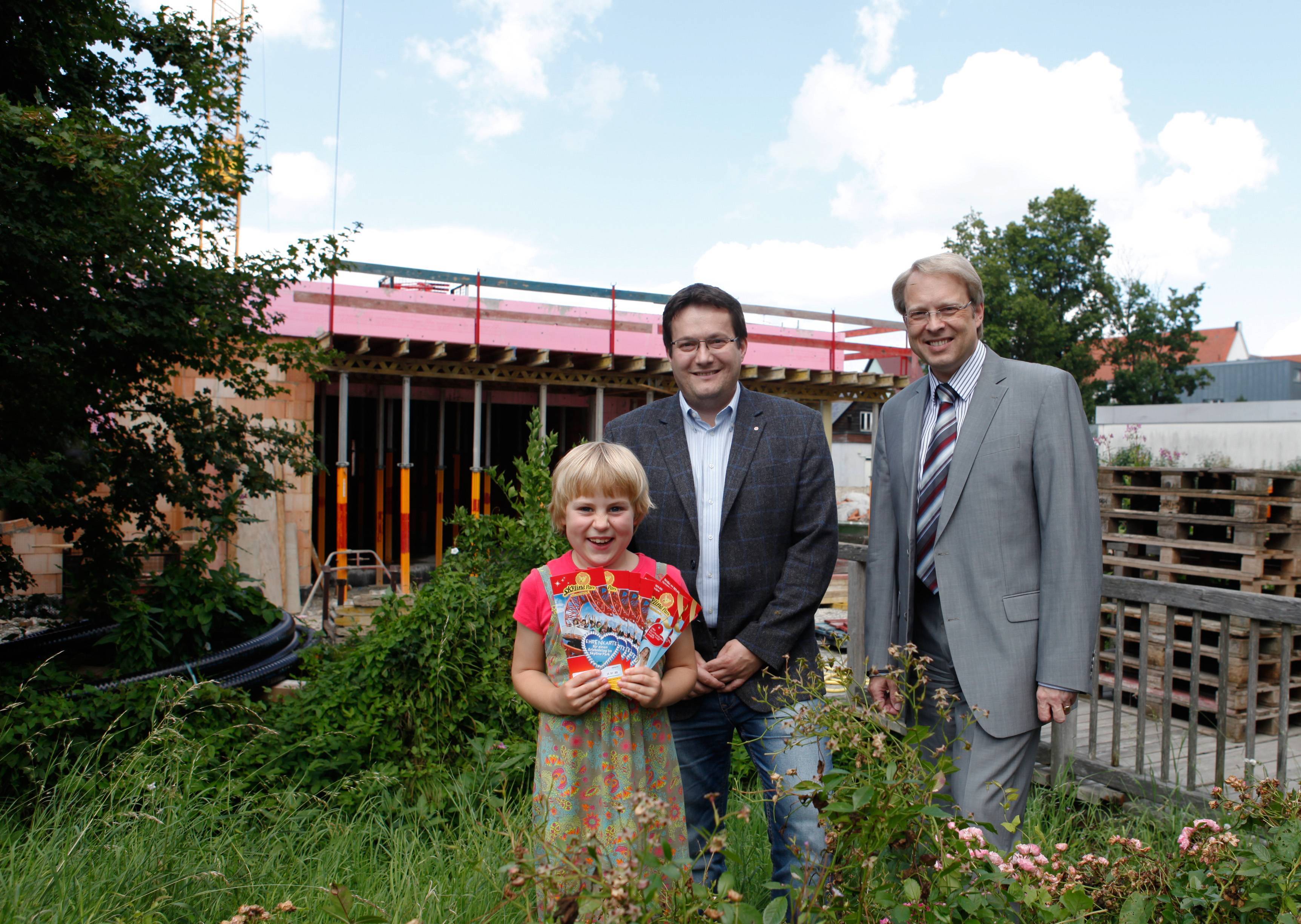 Groß war die Freude der siebenjährigen Lisa Starke aus Mindelheim: Sie hat vier Karten für den Allgäu-Skyline-Park gewonnen, weil sie sich den schönsten Namen für die neue betriebliche Kindertagesstätte des Landkreises Unterallgäu, der Kreisklinik