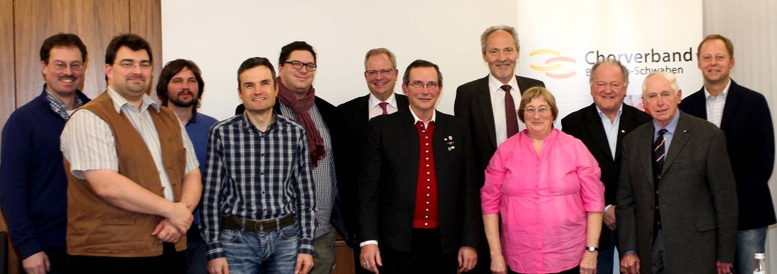 Zur Informationsveranstaltung über das Projekt „Singen macht Spaß“ ins Landratsamt kamen (von links): Willi Eisenschmid, Richard Hoffmann, Ulrich Willer, Rainer Prexl, Daniel Böhm (alle Chorleiter aus dem Sängerkeis Unterallgäu), Jürgen Schwarz 